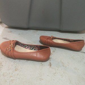 Adorable Brown Flats